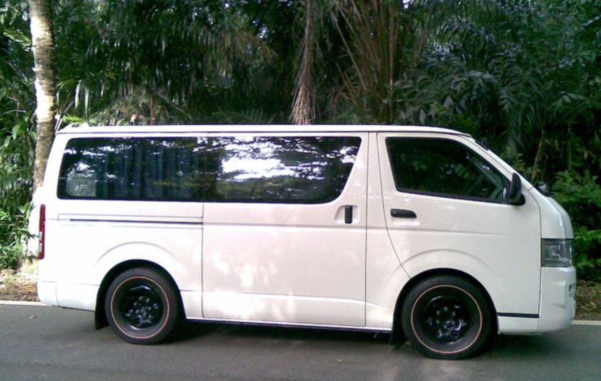 Toyota Alphard and Hiace family and group vans for Zanzibar airport transfers